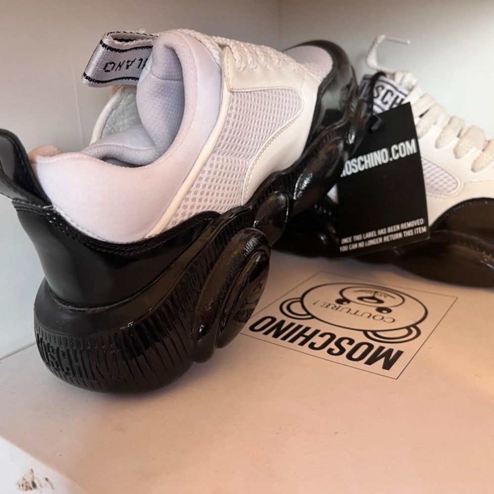 Sneakers - Picture 7 of 11